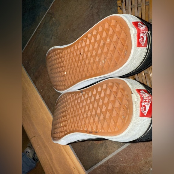 Vans Black & White 3 Strap Velcro Shoes Sze 9M / 10.5W - Picture 13 of 15